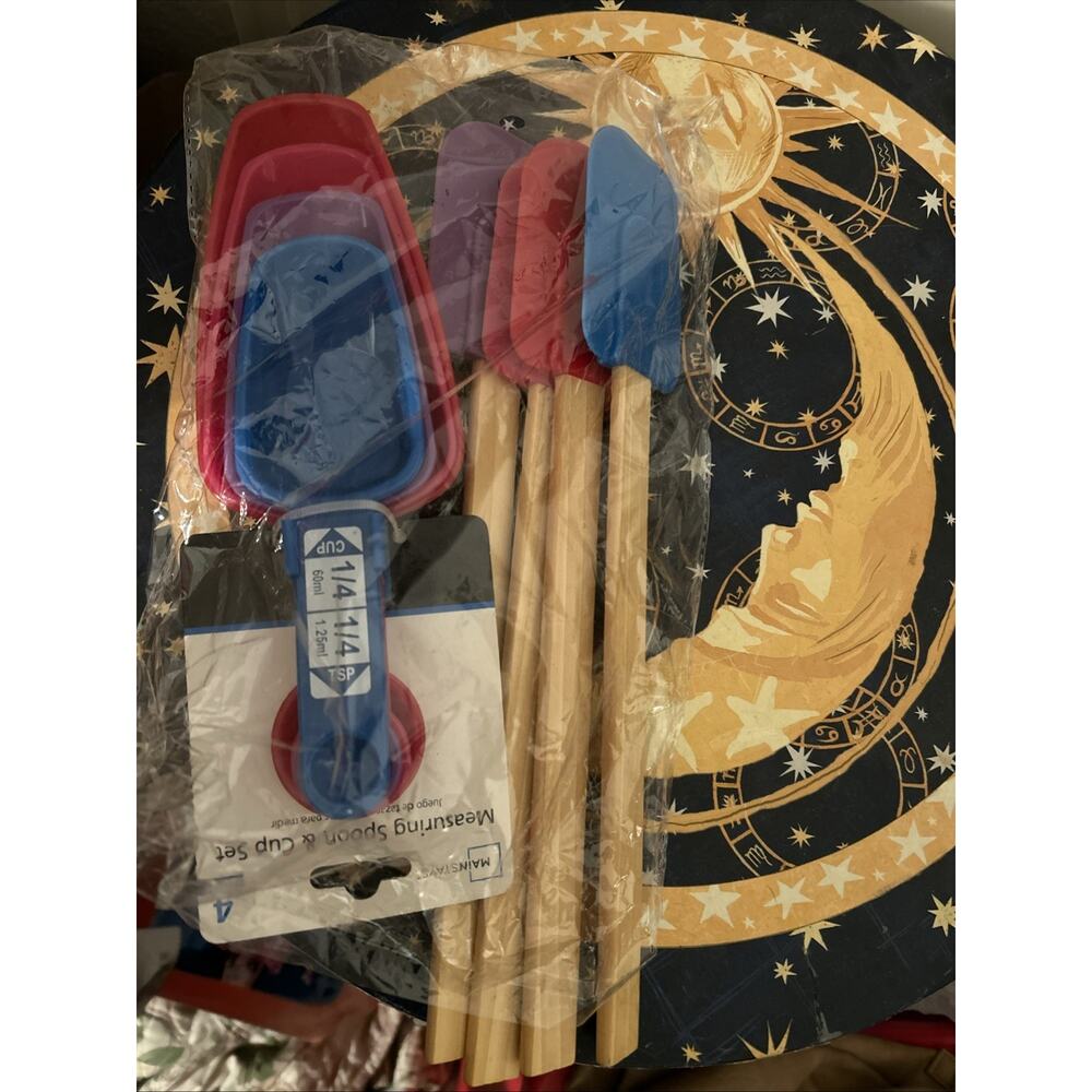 Mainstay 4-Piece Scoop Set And 4 Piece silicone Spatula Set New